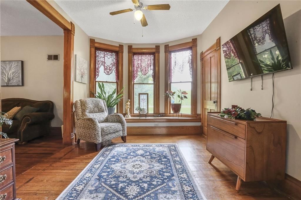 231 S Elm Street — photo 6