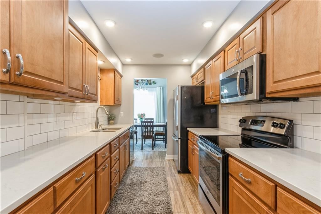 14205 S SUMMERTREE Lane — photo 11