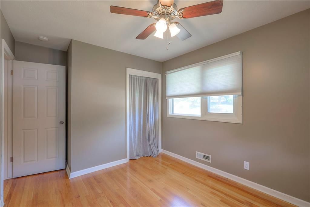 11205 E 49th Street — photo 17