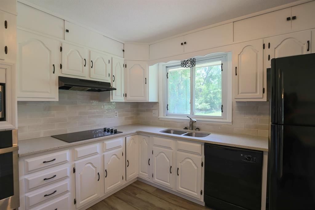 12016 Belmont Avenue — photo 16