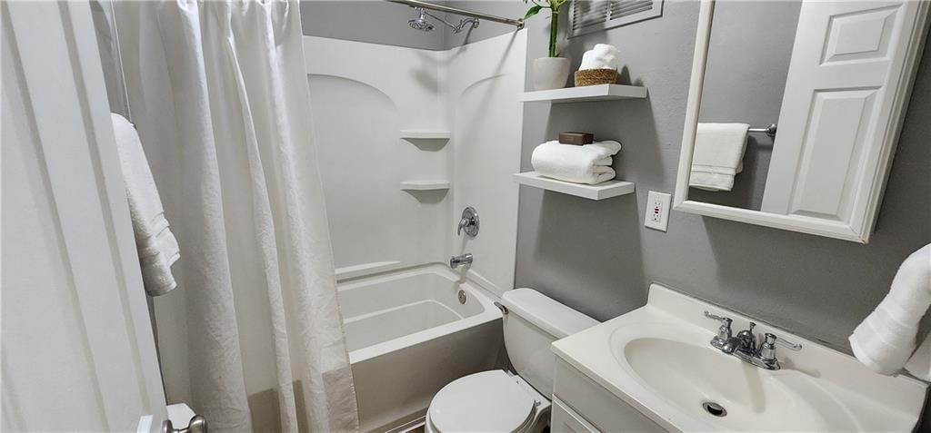 7934 Hemlock Street — photo 16