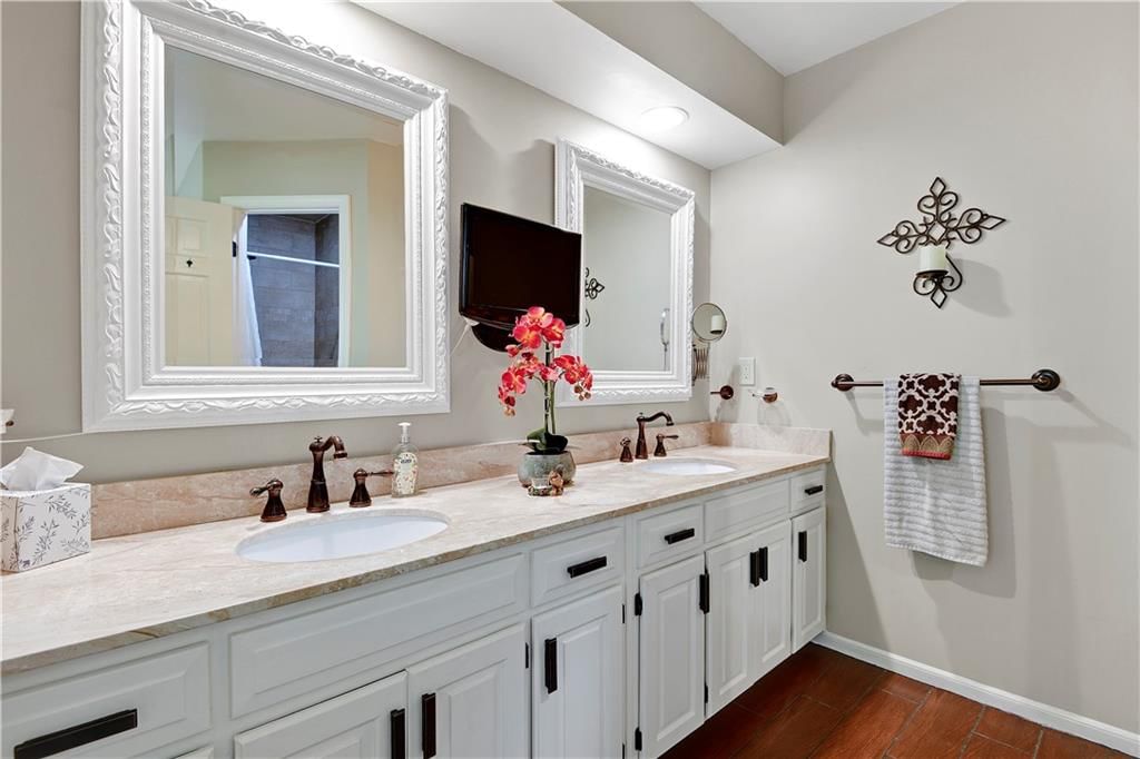 8036 W 116TH Street — photo 28