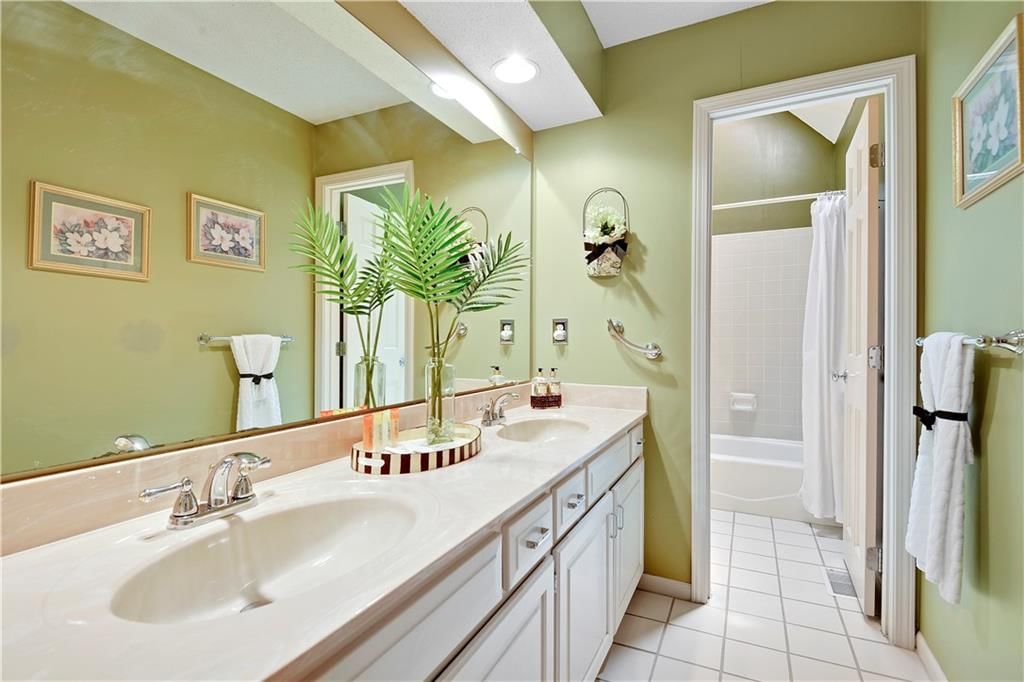 8036 W 116TH Street — photo 36