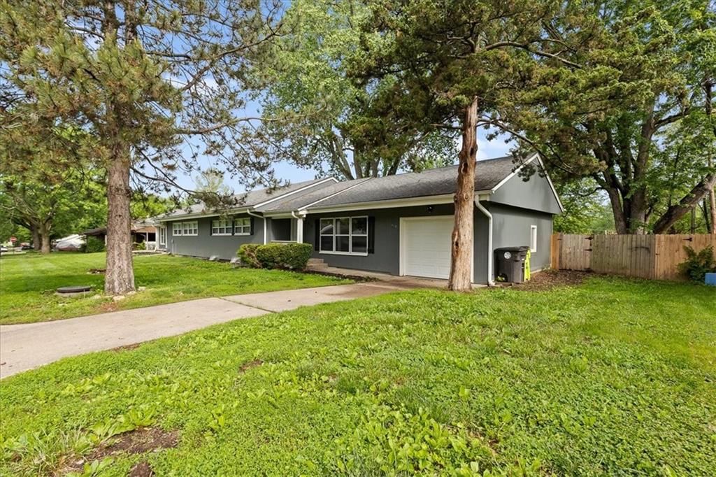 417 Whisper Lane — photo 2