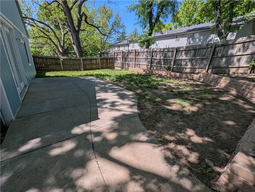 213 Walnut Avenue — photo 17