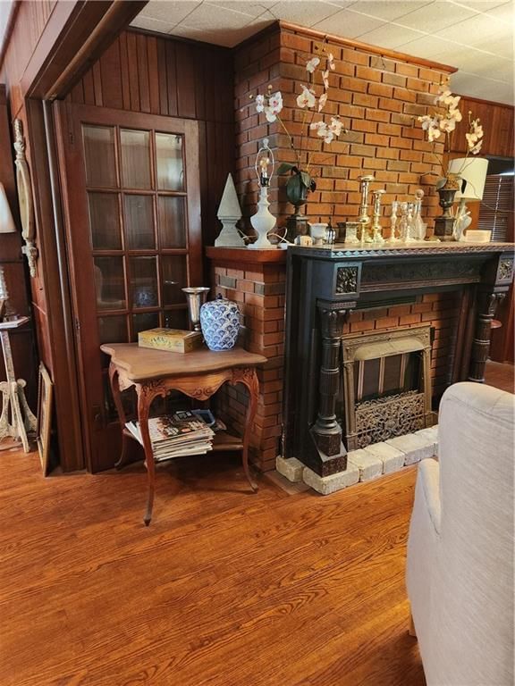 910 Taylor Street — photo 3