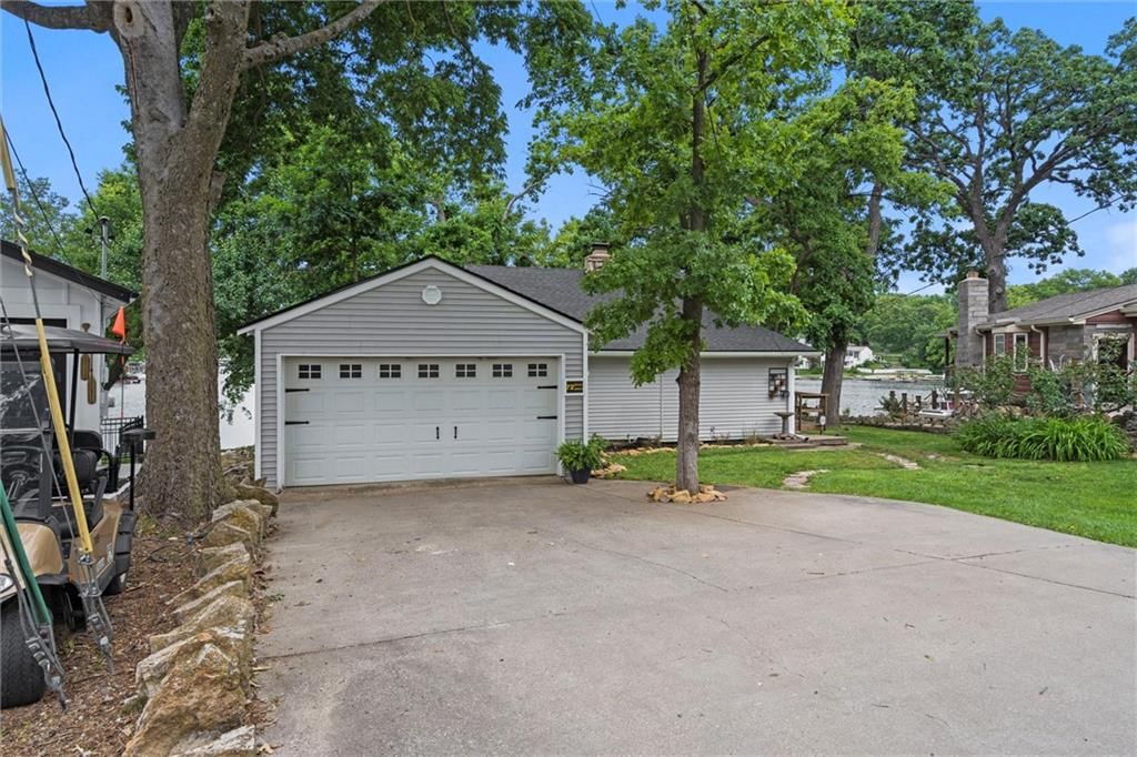 72 Beach Drive — photo 3