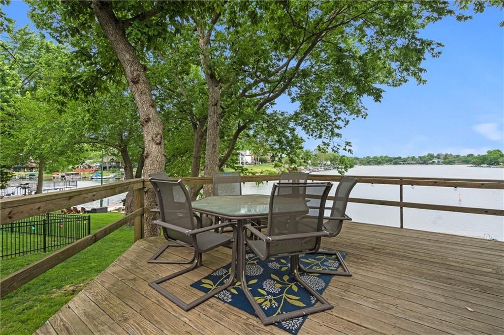 72 Beach Drive — photo 28