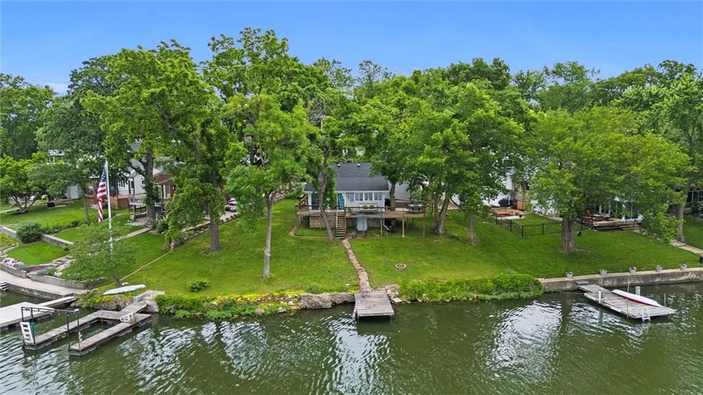 72 Beach Drive — photo 38