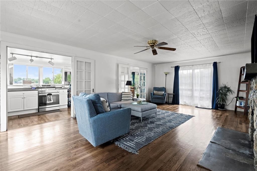 72 Beach Drive — photo 10