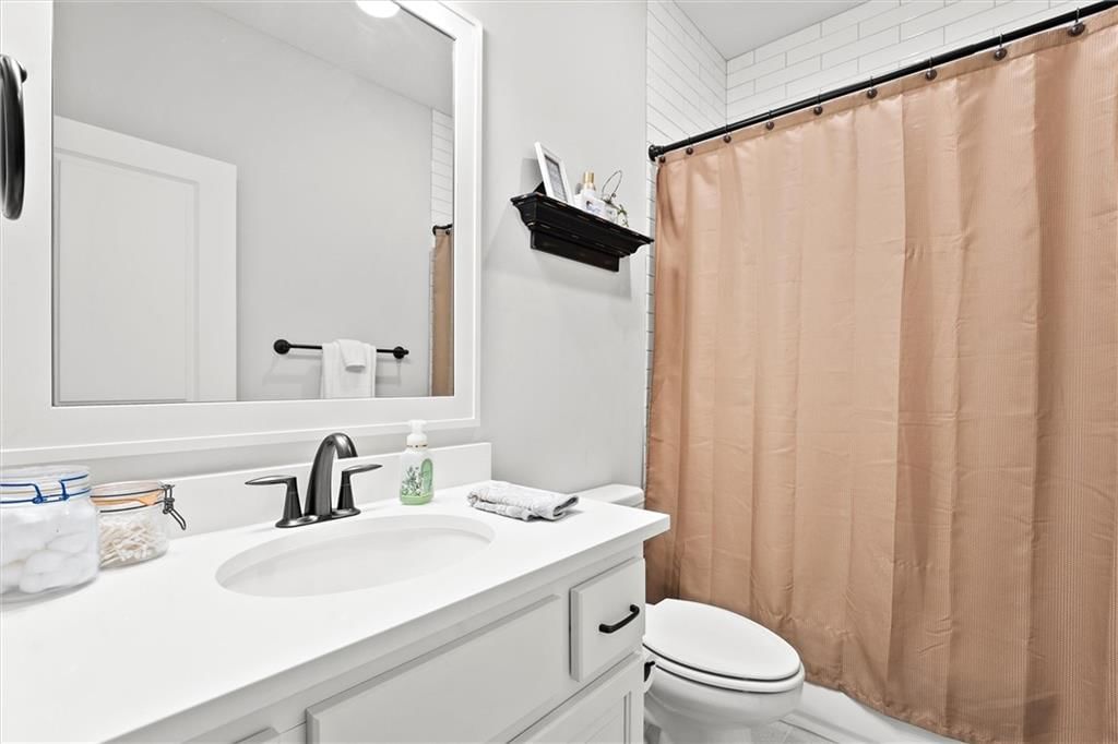 8663 N Allenton Avenue — photo 24