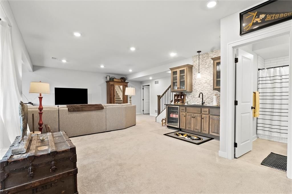 8663 N Allenton Avenue — photo 25