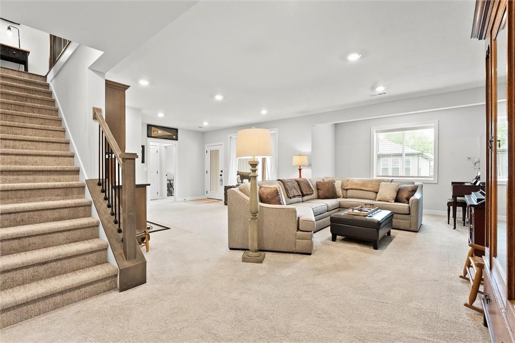8663 N Allenton Avenue — photo 28
