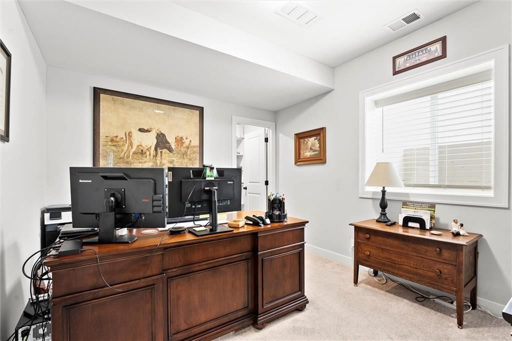 8663 N Allenton Avenue — photo 32
