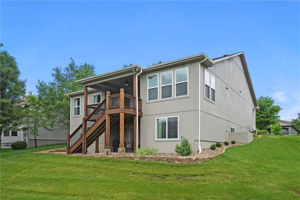 8663 N Allenton Avenue — photo 39