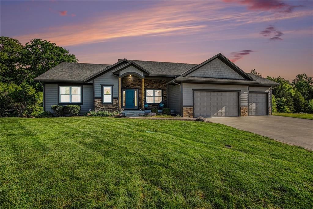 1308 Greenbrier Drive — photo 2