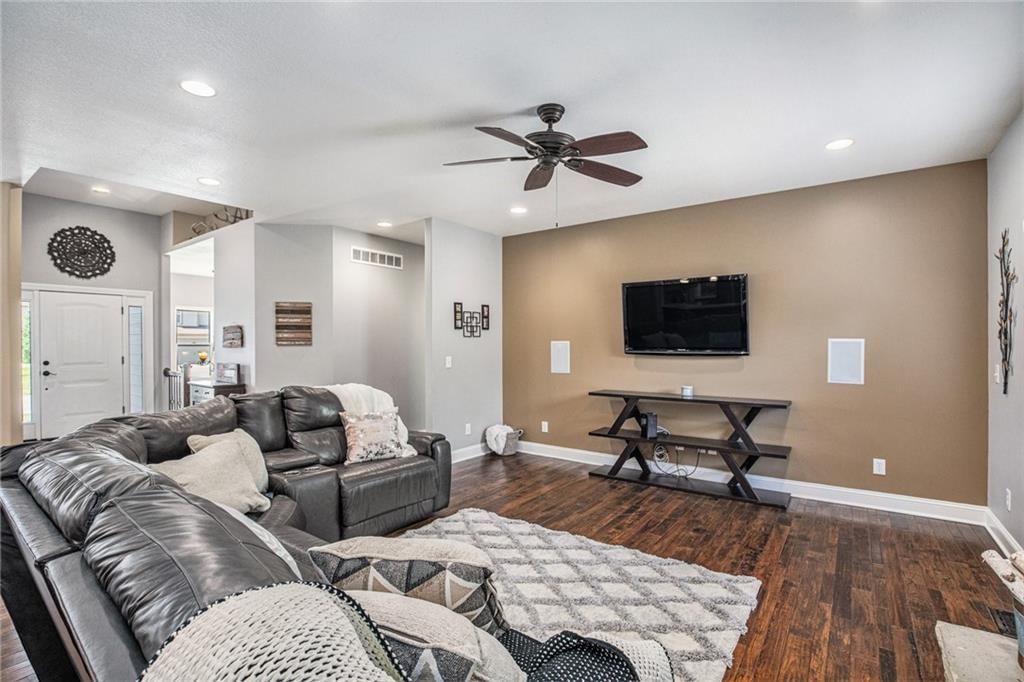 1308 Greenbrier Drive — photo 16