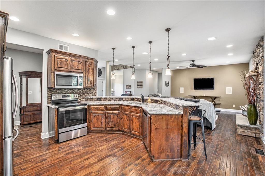 1308 Greenbrier Drive — photo 20