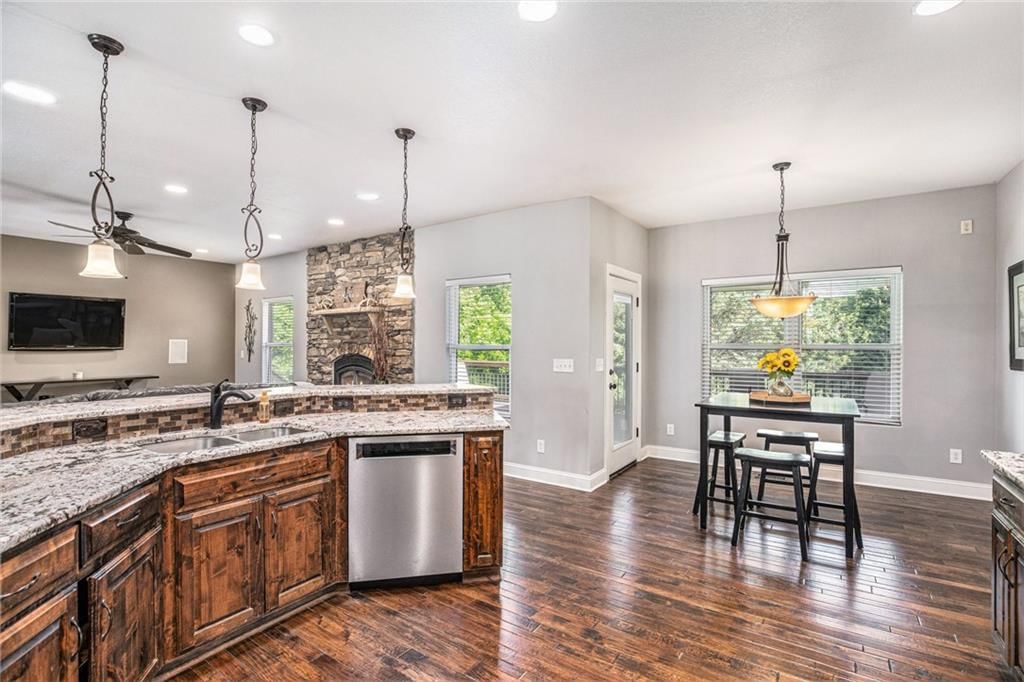 1308 Greenbrier Drive — photo 22