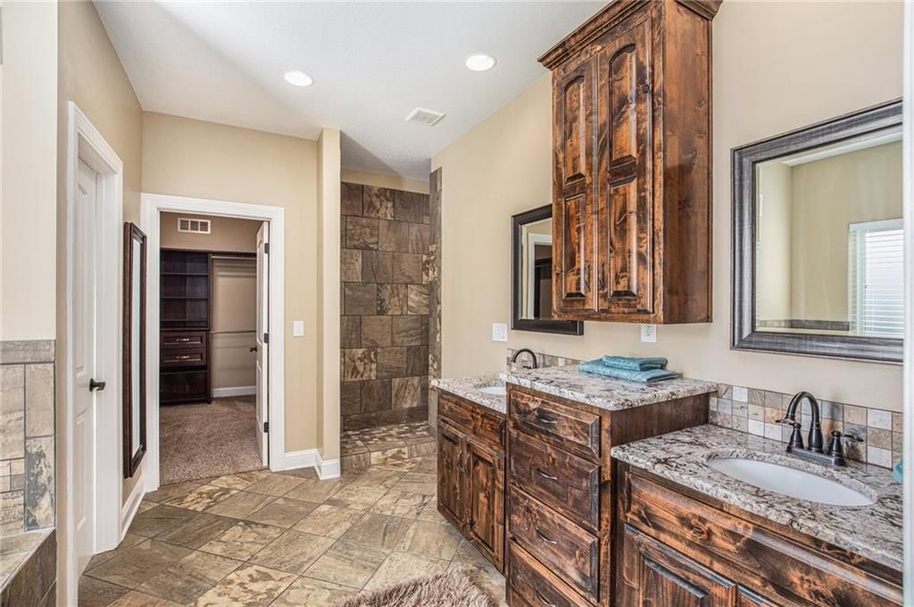 1308 Greenbrier Drive — photo 27