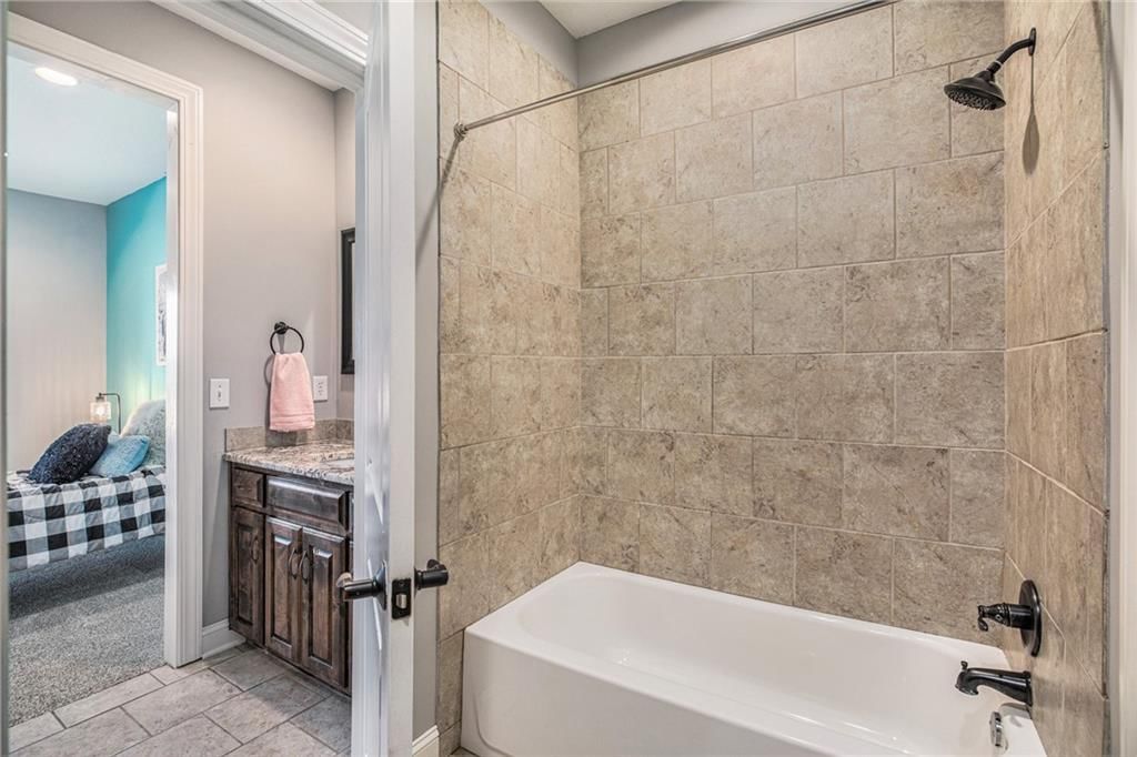 1308 Greenbrier Drive — photo 33