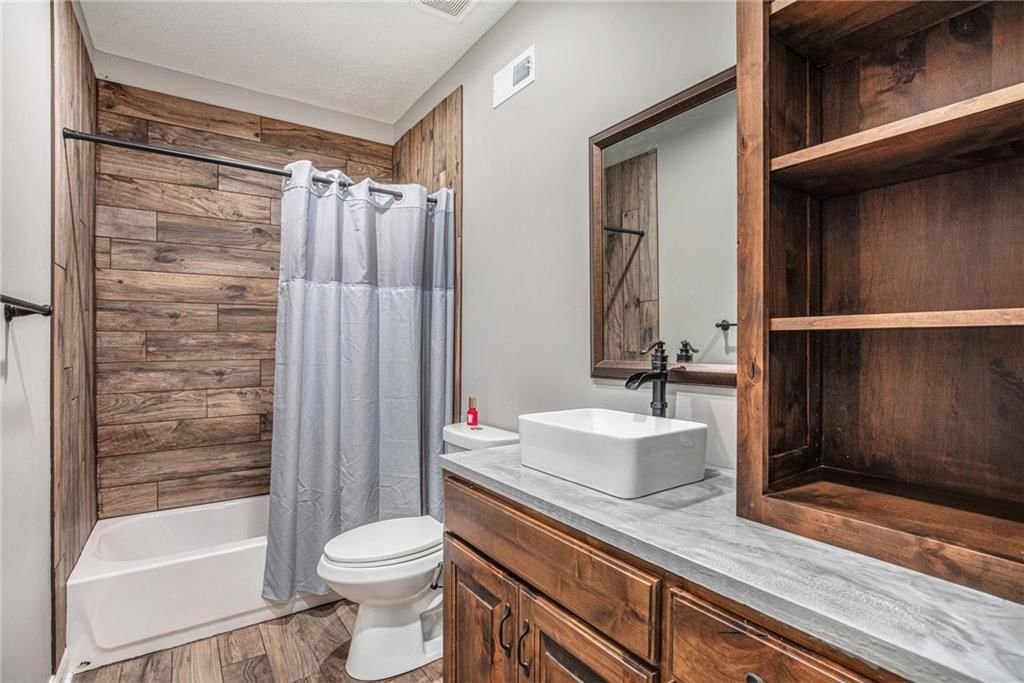 1308 Greenbrier Drive — photo 34