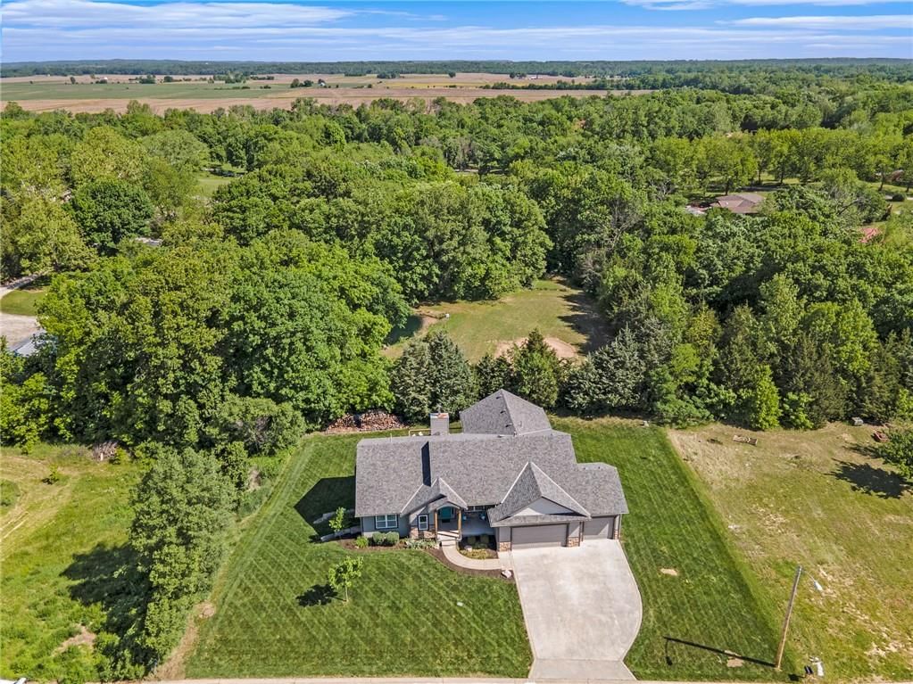 1308 Greenbrier Drive — photo 5