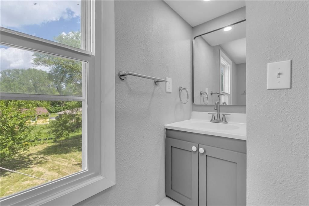 4343 Lister Avenue — photo 5