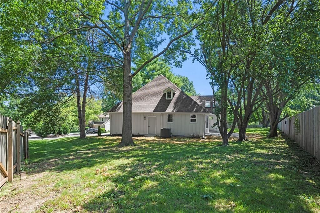 10825 Cody Street — photo 34