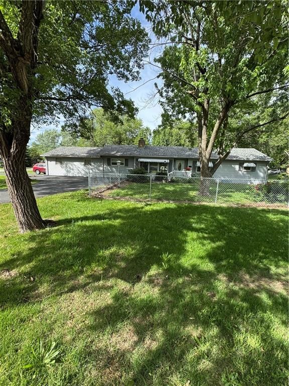 209 S 4th Street — photo 2