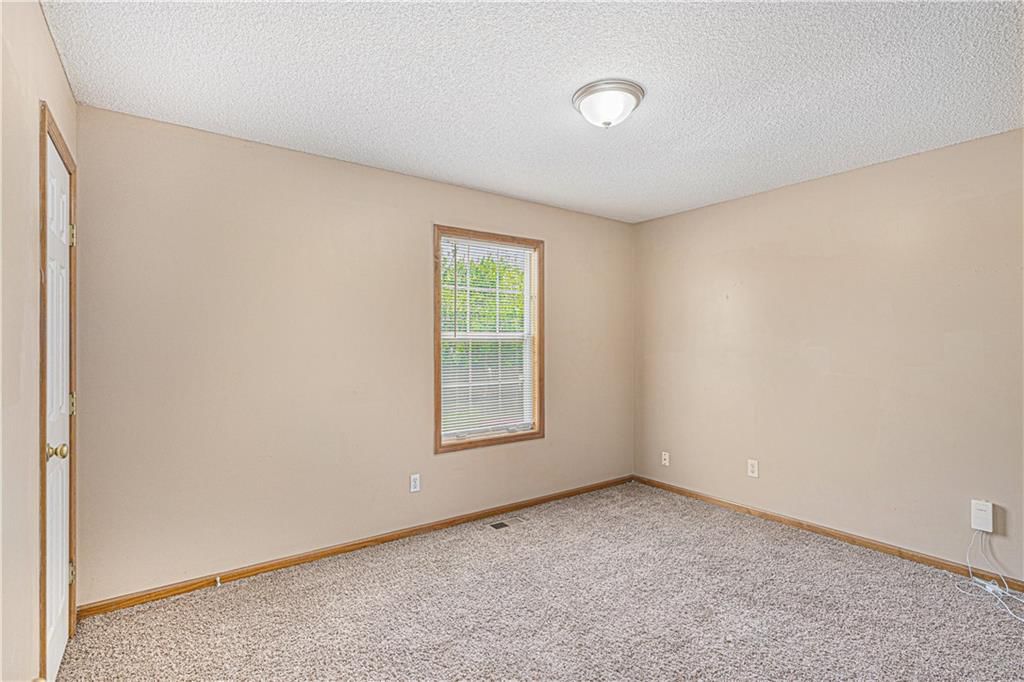 704 SE 15th Street — photo 11