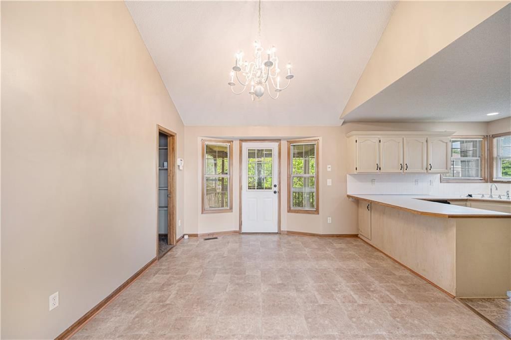 704 SE 15th Street — photo 3