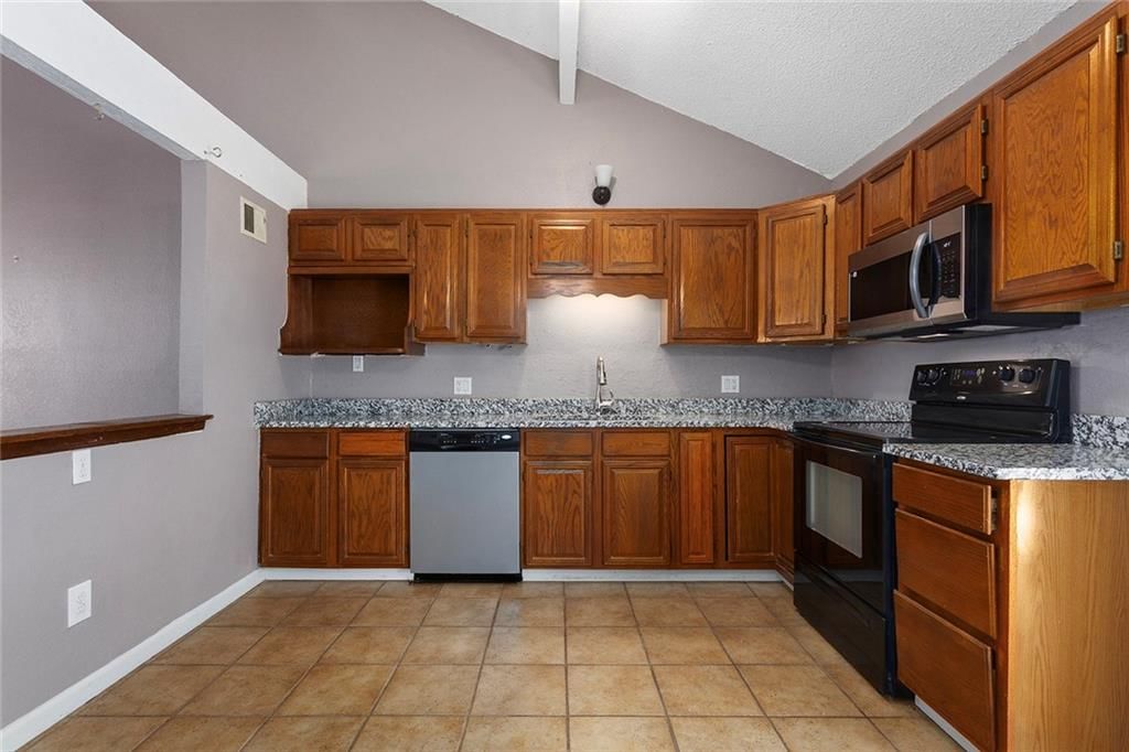 4010 Hedges Avenue — photo 7