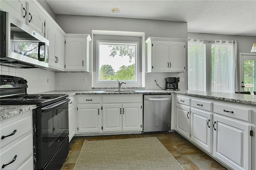 908 NE 107th Terrace — photo 7