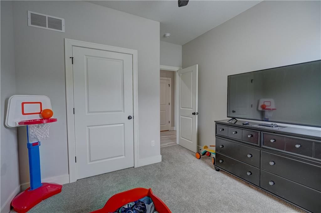 713 SE Colonial Drive — photo 15