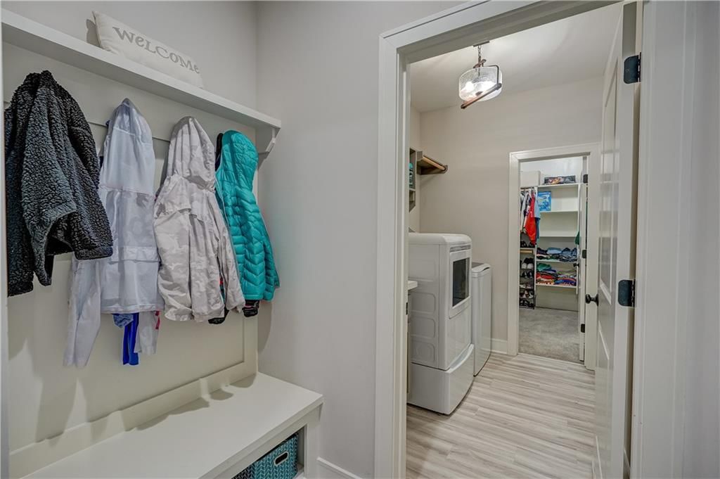 713 SE Colonial Drive — photo 16