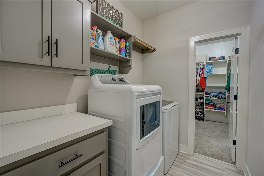 713 SE Colonial Drive — photo 17