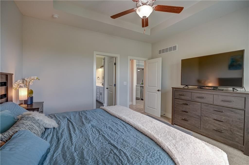 713 SE Colonial Drive — photo 30