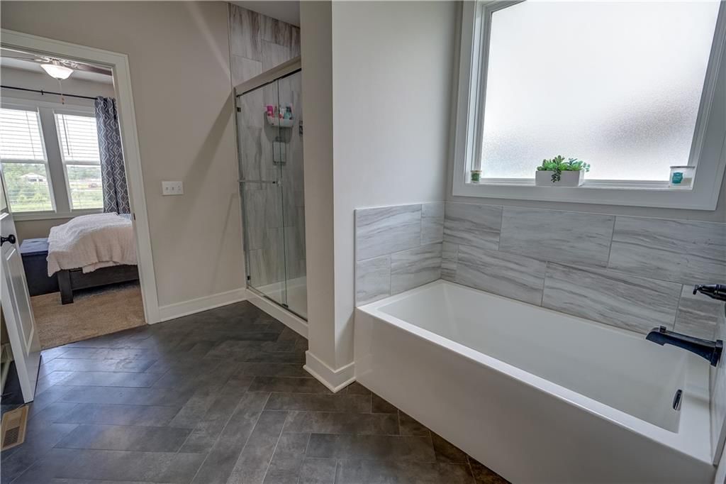 713 SE Colonial Drive — photo 32