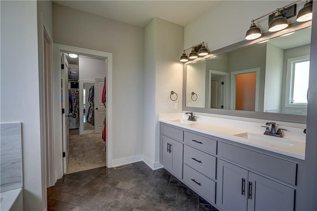713 SE Colonial Drive — photo 33