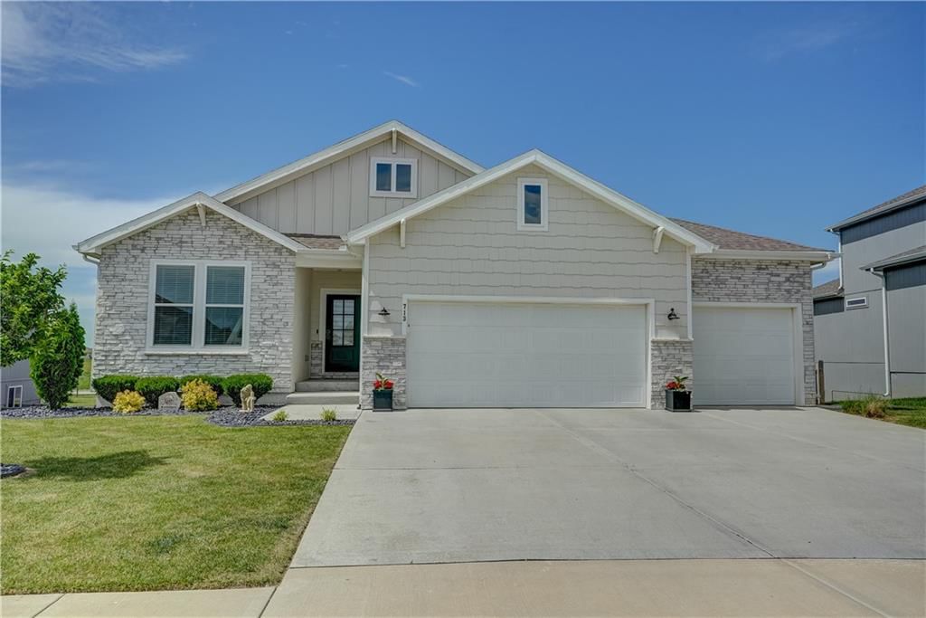 713 SE Colonial Drive — photo 6