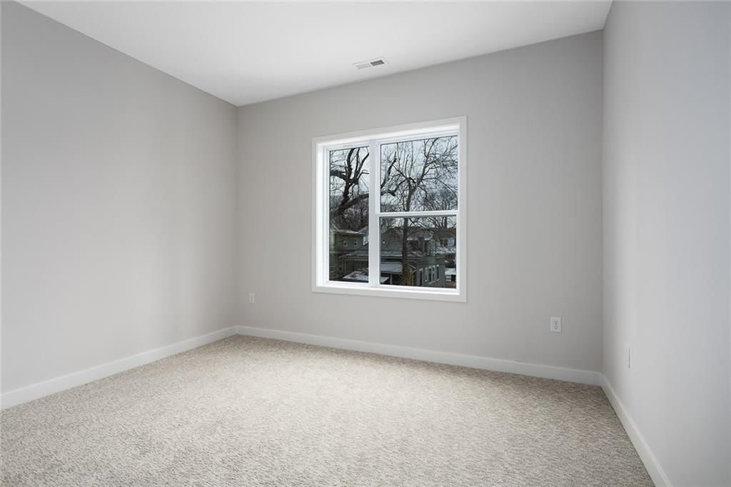 4527 Forest Avenue — photo 13