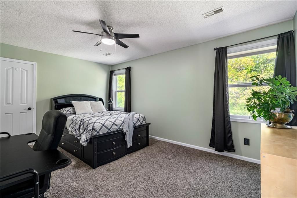 18010 Canterbury Road — photo 38