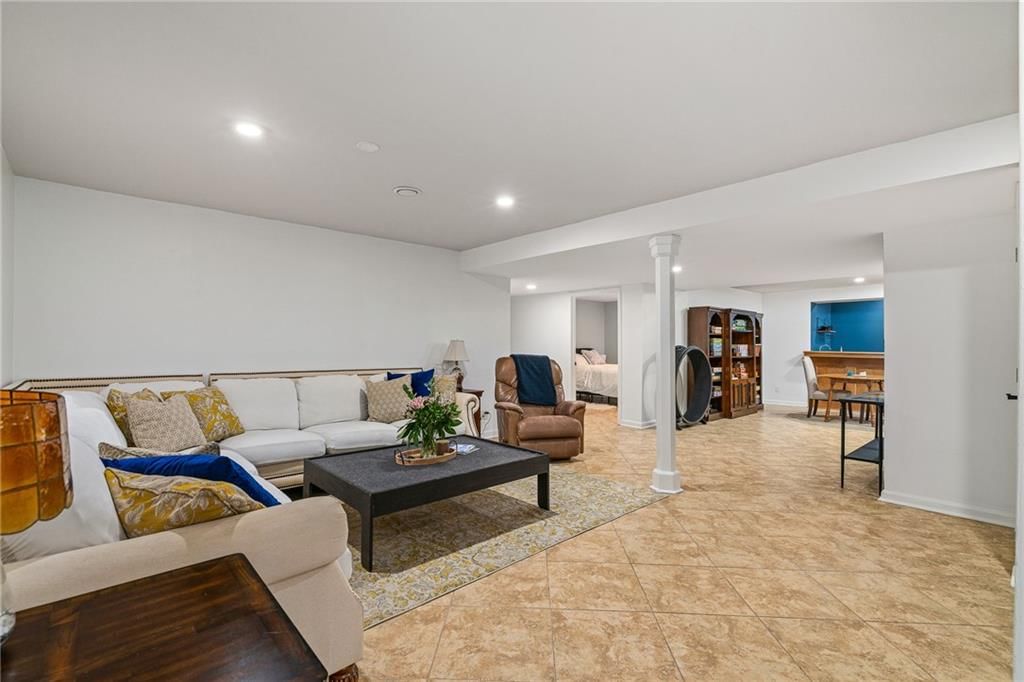 18010 Canterbury Road — photo 43