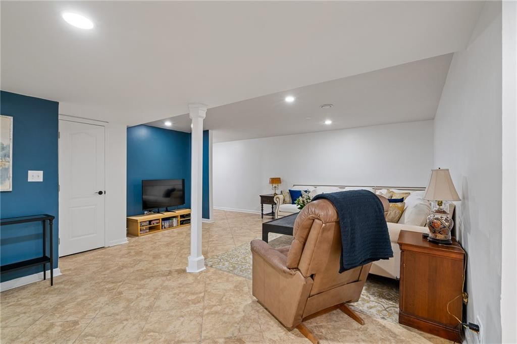 18010 Canterbury Road — photo 44