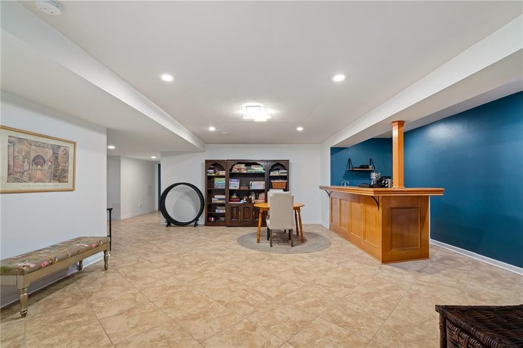 18010 Canterbury Road — photo 47