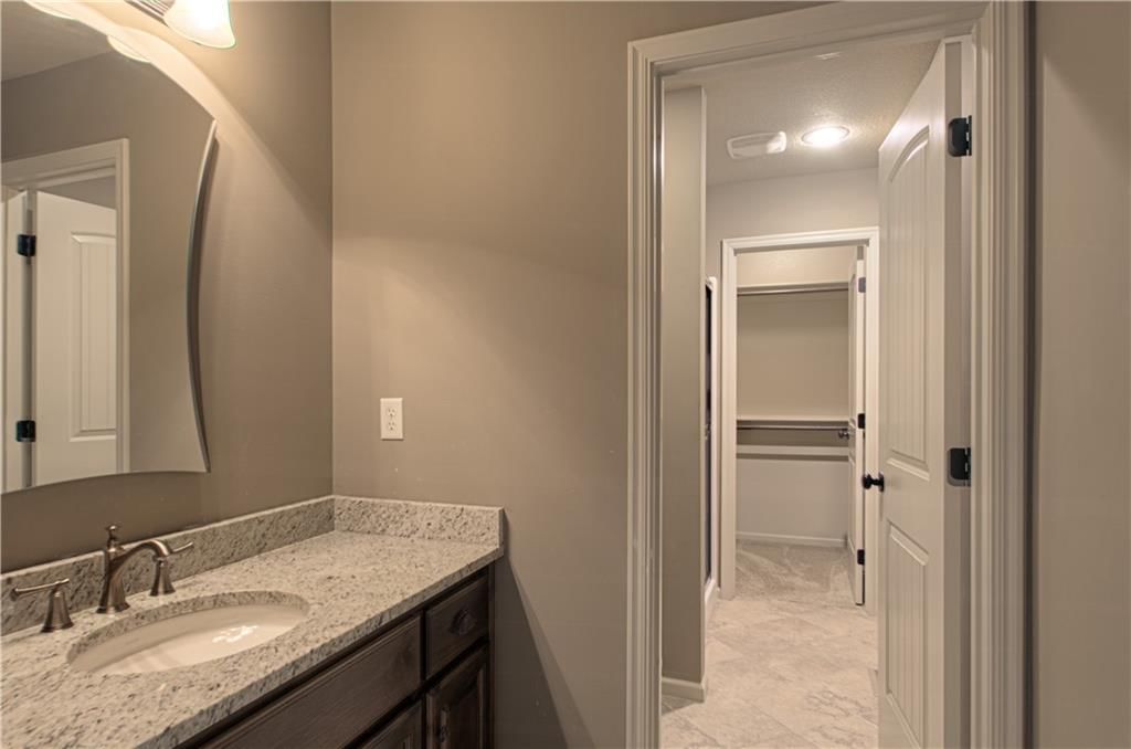 1110 Metfield Lane — photo 31