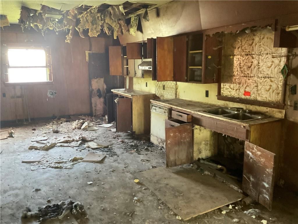 103 S Poplar Street — photo 13
