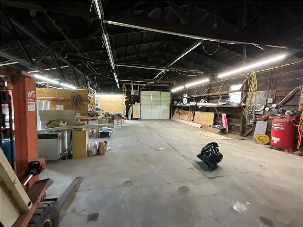 103 S Poplar Street — photo 7