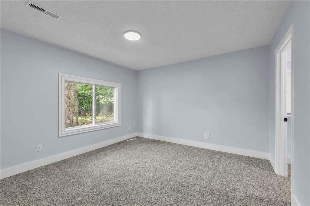 242 S Terrace Avenue — photo 11